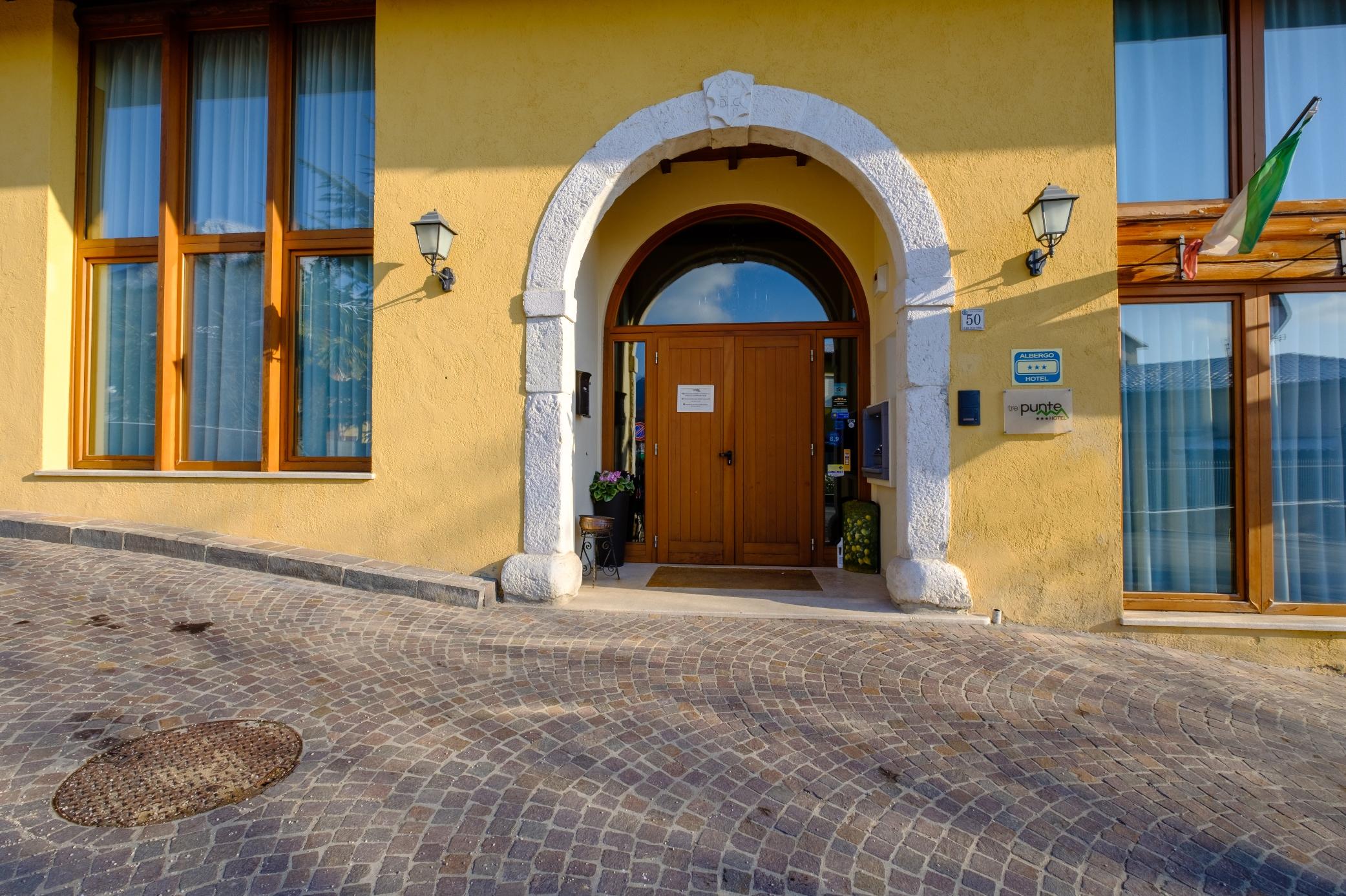 Hotel Tre Punte ガルニャーノ エクステリア 写真